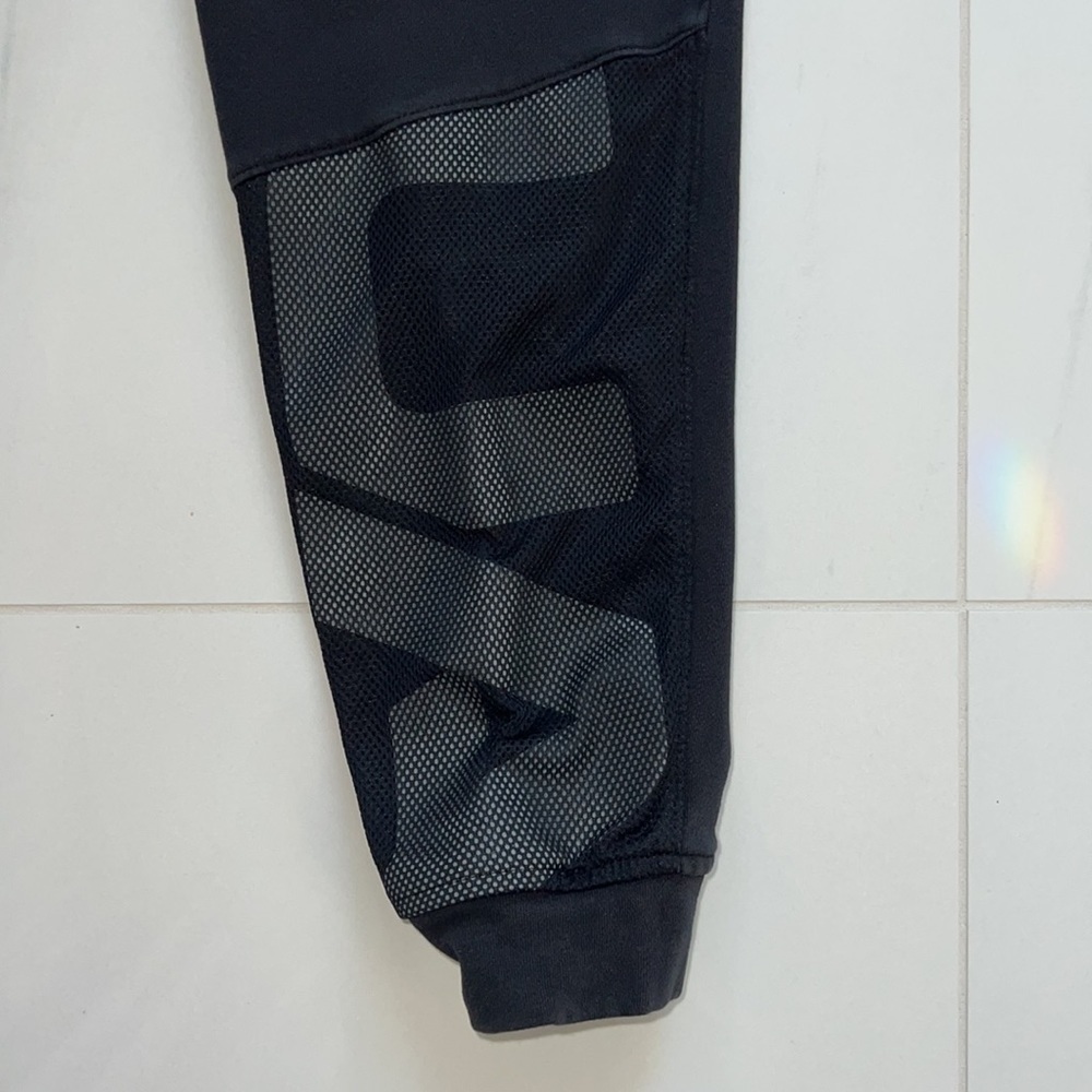Black Under Armour Sweatpants with Mesh and Logo on Back of Leg Size M - Picture 7 of 7